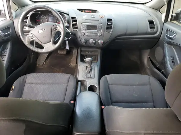 KNAFK4A61G5486794 2016 KIA FORTE - Image 8