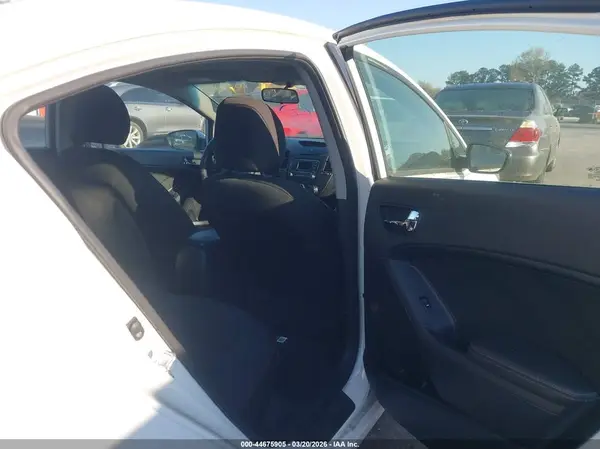 KNAFK4A61G5488383 2016 KIA FORTE - Image 8