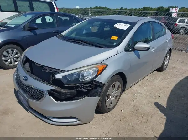 KNAFK4A61G5501410 2016 KIA FORTE - Image 2