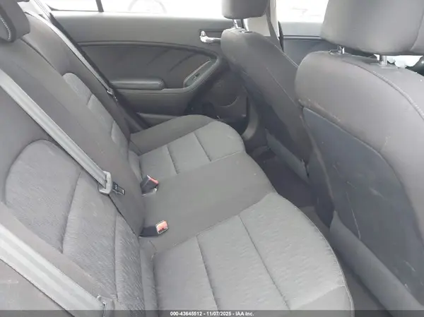 KNAFK4A61G5509765 2016 KIA FORTE - Image 8