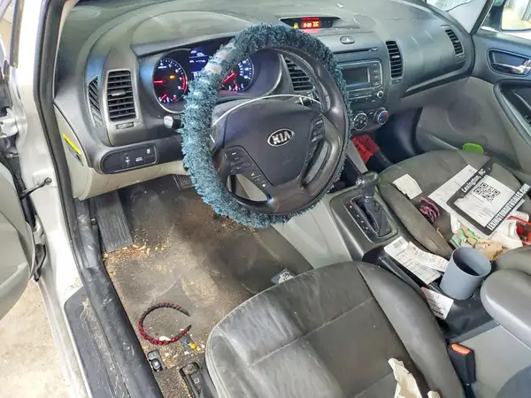 KNAFK4A61G5517817 2016 KIA FORTE - Image 8