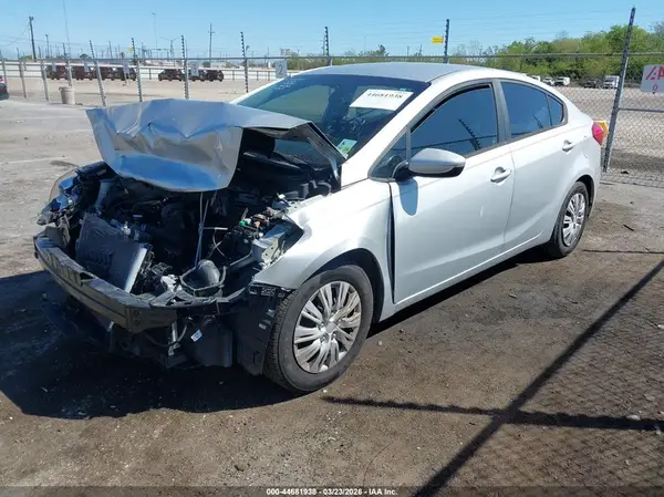 KNAFK4A61G5519499 2016 KIA FORTE - Image 2