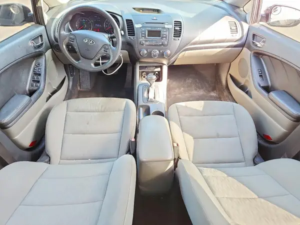 KNAFK4A61G5519583 2016 KIA FORTE - Image 8