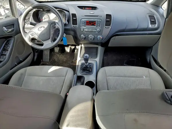 KNAFK4A61G5527232 2016 KIA FORTE - Image 8