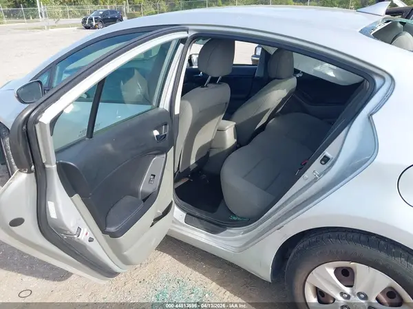KNAFK4A61G5535993 2016 KIA FORTE - Image 8