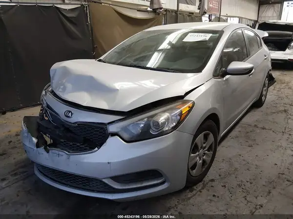 KNAFK4A61G5538120 2016 KIA FORTE - Image 2