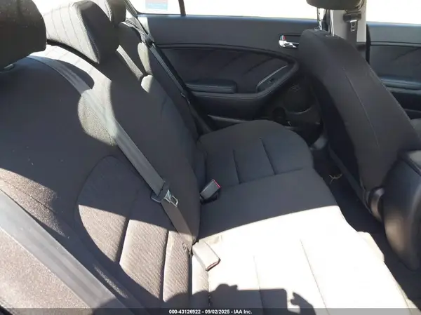KNAFK4A61G5543057 2016 KIA FORTE - Image 8