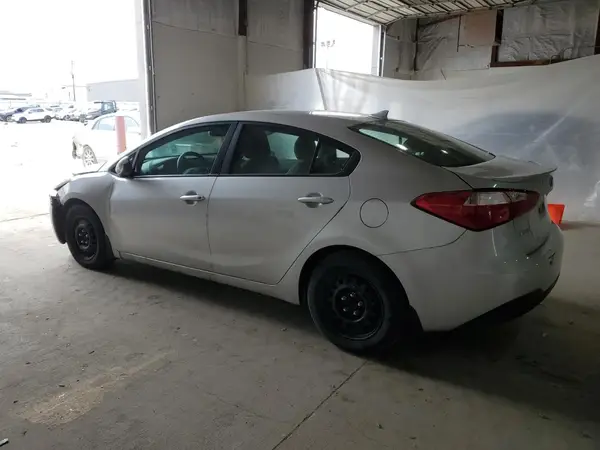 KNAFK4A61G5552129 2016 KIA FORTE - Image 2