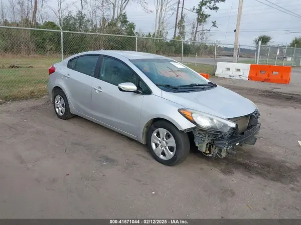 KNAFK4A61G5552177 2016 KIA FORTE - Image 1