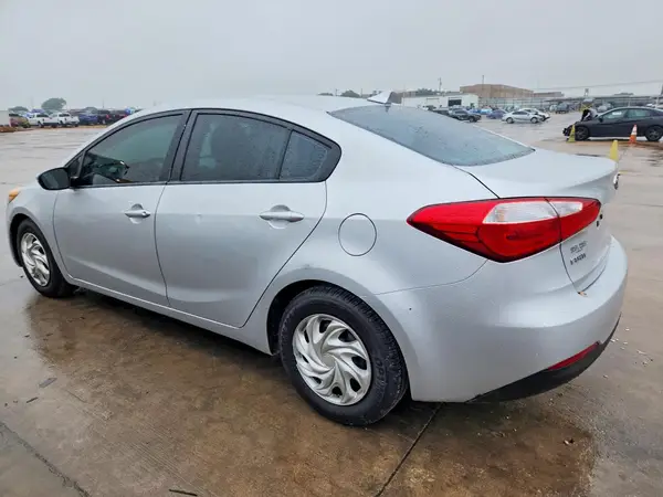 KNAFK4A61G5555094 2016 KIA FORTE - Image 2