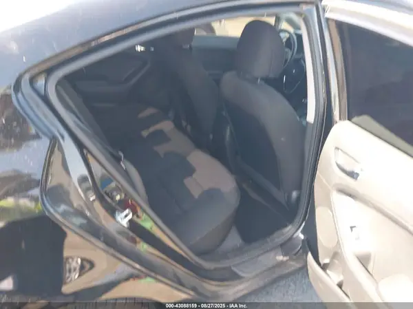 KNAFK4A61G5560781 2016 KIA FORTE - Image 8