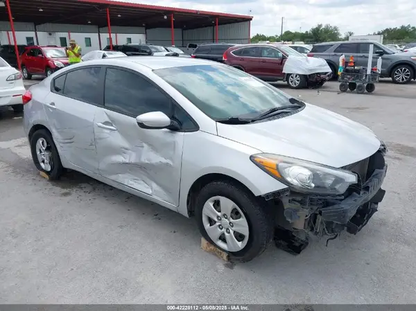 KNAFK4A61G5563728 2016 KIA FORTE - Image 1