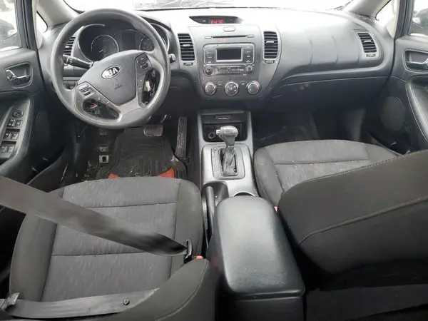KNAFK4A61G5565799 2016 KIA FORTE - Image 8