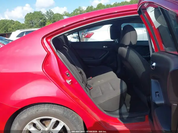 KNAFK4A61G5573594 2016 KIA FORTE - Image 8