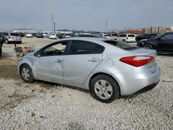 KNAFK4A61G5574566 2016 KIA FORTE - Image 2