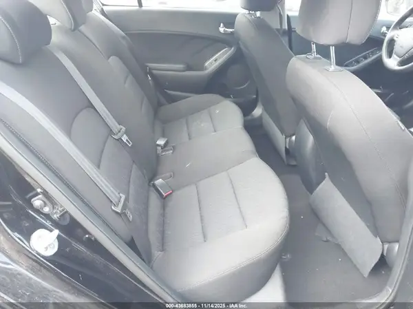 KNAFK4A61G5574955 2016 KIA FORTE - Image 8