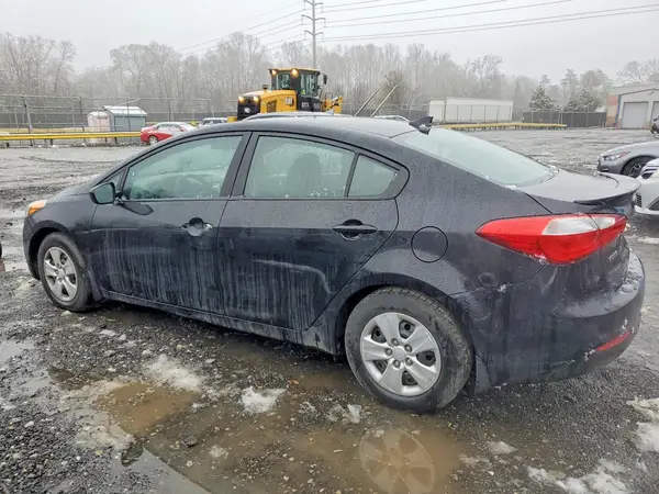 KNAFK4A61G5585017 2016 KIA FORTE - Image 2