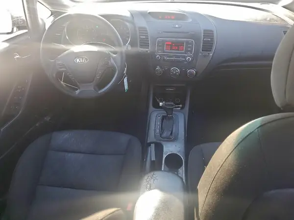 KNAFK4A61G5604293 2016 KIA FORTE - Image 8