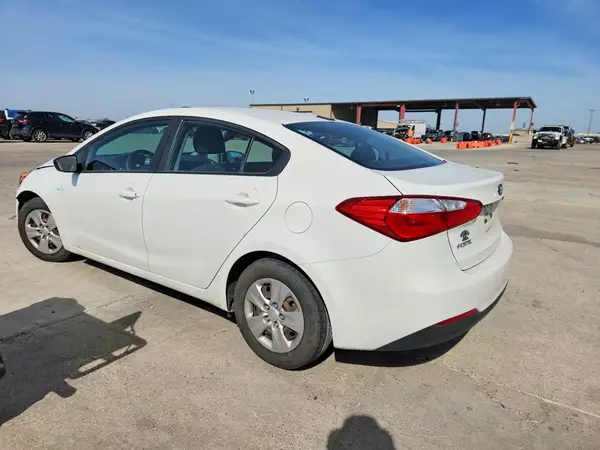 KNAFK4A61G5606514 2016 KIA FORTE - Image 2