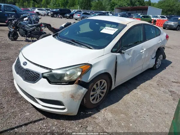 KNAFK4A61G5606979 2016 KIA FORTE - Image 2
