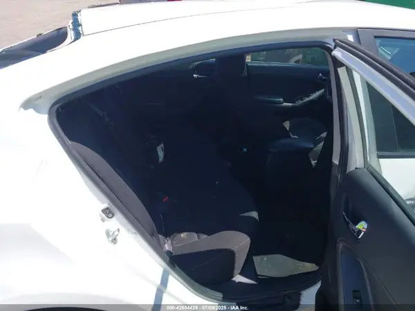KNAFK4A61G5606979 2016 KIA FORTE - Image 8