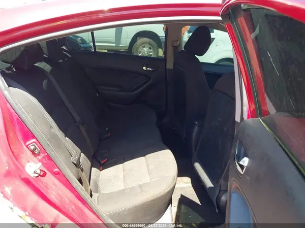 KNAFK4A61G5608439 2016 KIA FORTE - Image 8