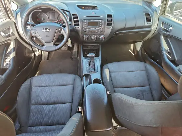 KNAFK4A61G5609560 2016 KIA FORTE - Image 8