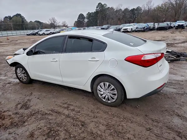 KNAFK4A61G5611101 2016 KIA FORTE - Image 2