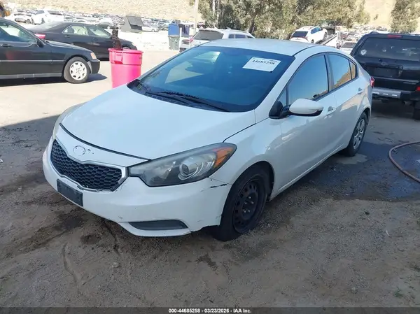KNAFK4A61G5611955 2016 KIA FORTE - Image 2