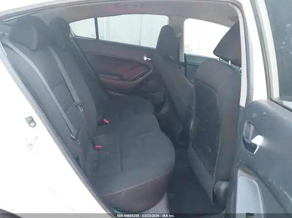 KNAFK4A61G5611955 2016 KIA FORTE - Image 8