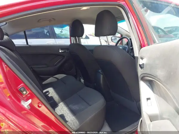 KNAFK4A61G5612426 2016 KIA FORTE - Image 8