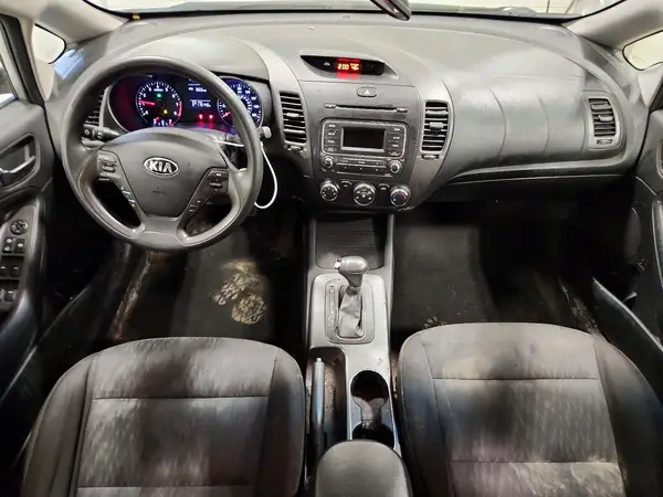KNAFK4A61G5612779 2016 KIA FORTE - Image 8