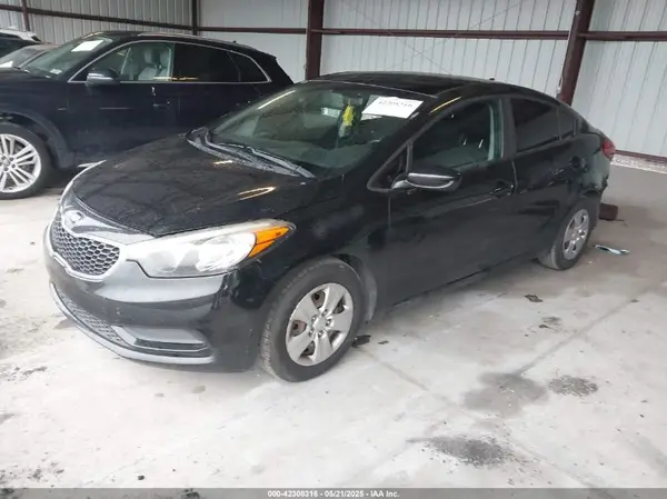 KNAFK4A61G5617139 2016 KIA FORTE - Image 2