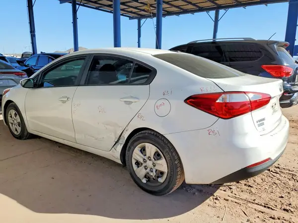 KNAFK4A61G5618145 2016 KIA FORTE - Image 2