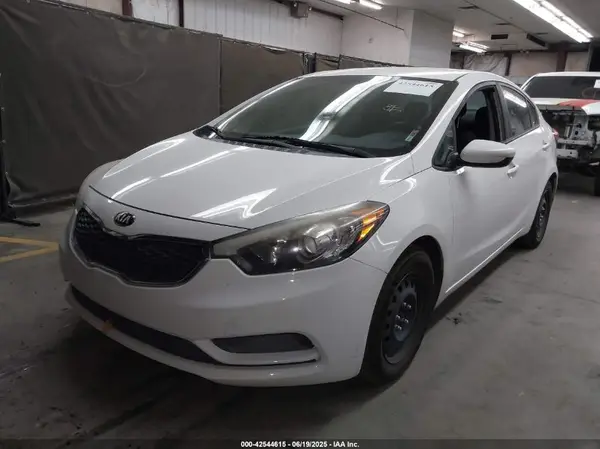 KNAFK4A61G5618159 2016 KIA FORTE - Image 2