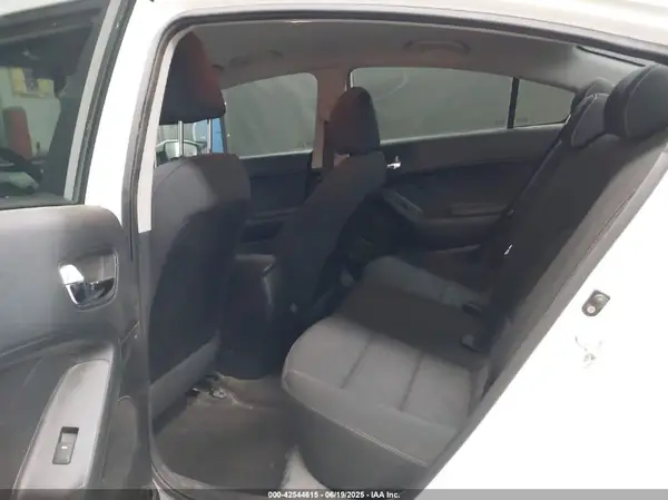 KNAFK4A61G5618159 2016 KIA FORTE - Image 8
