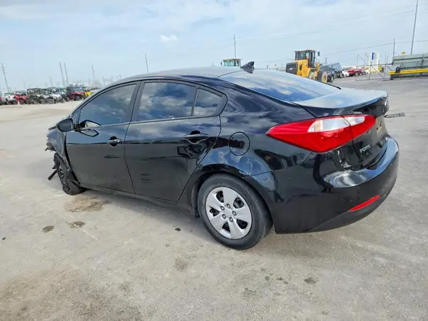 KNAFK4A61G5619117 2016 KIA FORTE - Image 2