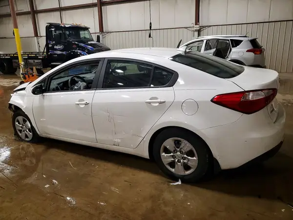 KNAFK4A61G5619585 2016 KIA FORTE - Image 2