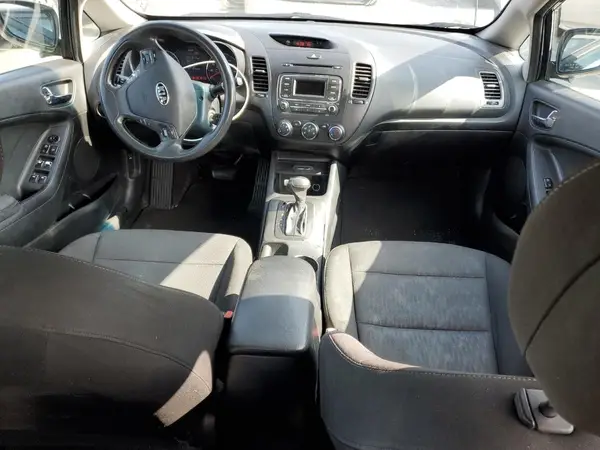 KNAFK4A61G5619828 2016 KIA FORTE - Image 8