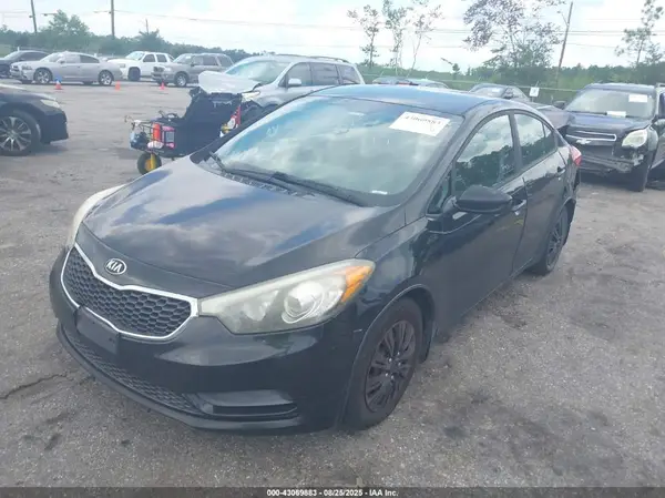 KNAFK4A61G5621272 2016 KIA FORTE - Image 2