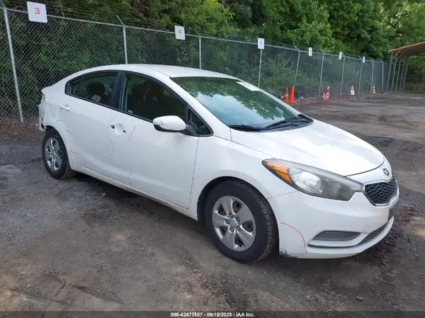 KNAFK4A62G5445929 2016 KIA FORTE - Image 1