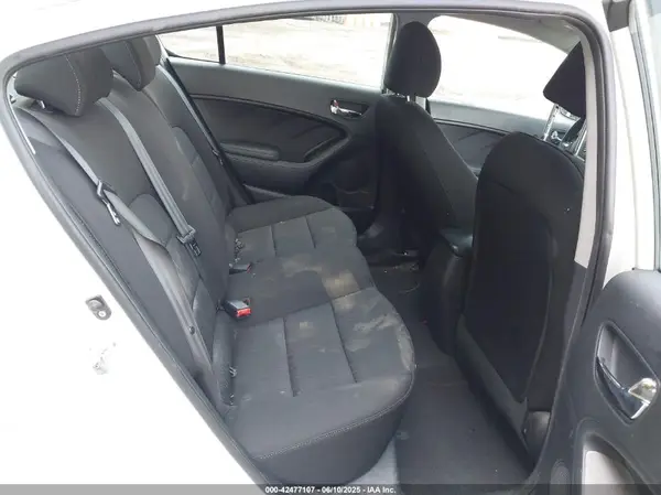 KNAFK4A62G5445929 2016 KIA FORTE - Image 8