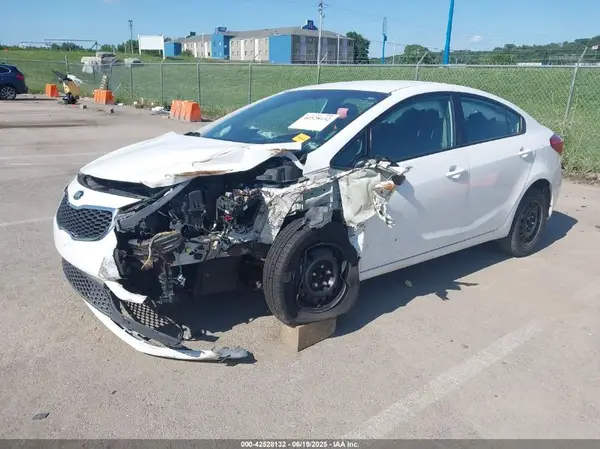 KNAFK4A62G5457840 2016 KIA FORTE - Image 2