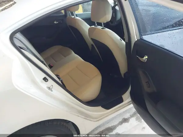 KNAFK4A62G5457918 2016 KIA FORTE - Image 8