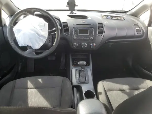 KNAFK4A62G5463461 2016 KIA FORTE - Image 8