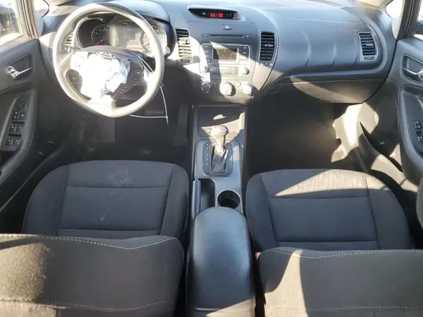 KNAFK4A62G5464156 2016 KIA FORTE - Image 8
