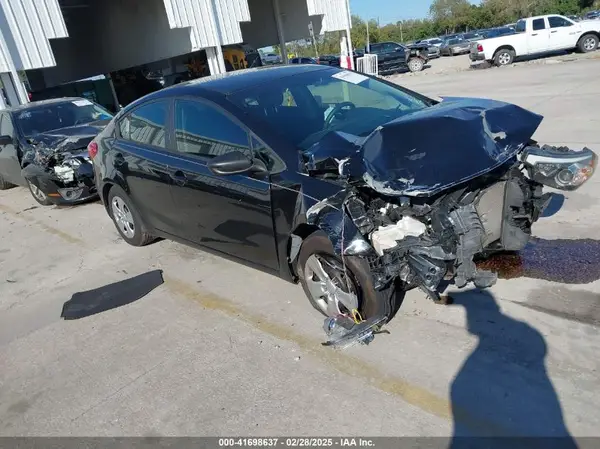 KNAFK4A62G5466215 2016 KIA FORTE - Image 1