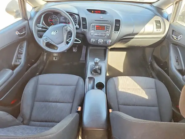 KNAFK4A62G5477389 2016 KIA FORTE - Image 8