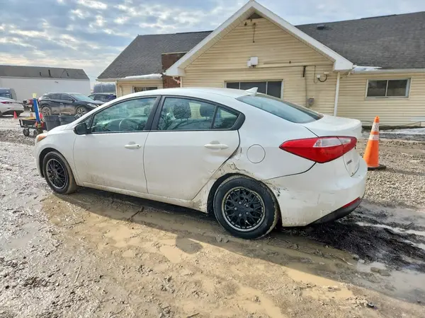KNAFK4A62G5478252 2016 KIA FORTE - Image 2