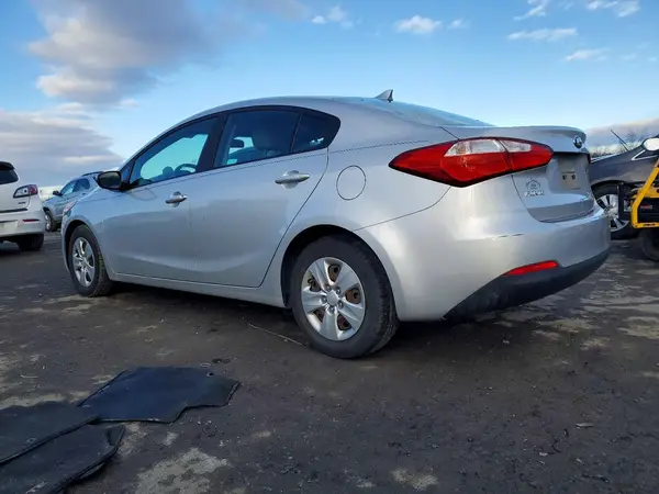KNAFK4A62G5486545 2016 KIA FORTE - Image 2